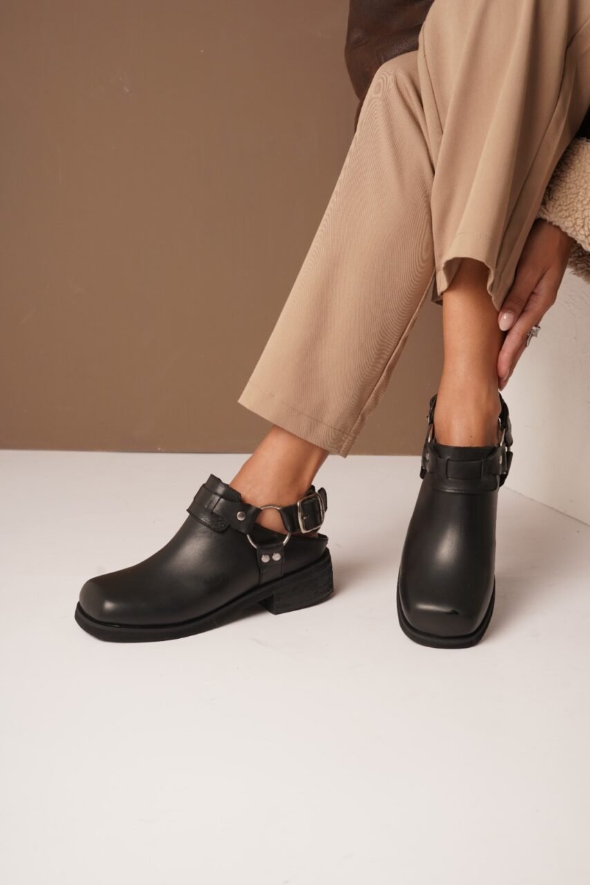 SUECOS DUMA • Color Negro Women - Zapatos para Mujer SUECOS DUMA • Color Negro